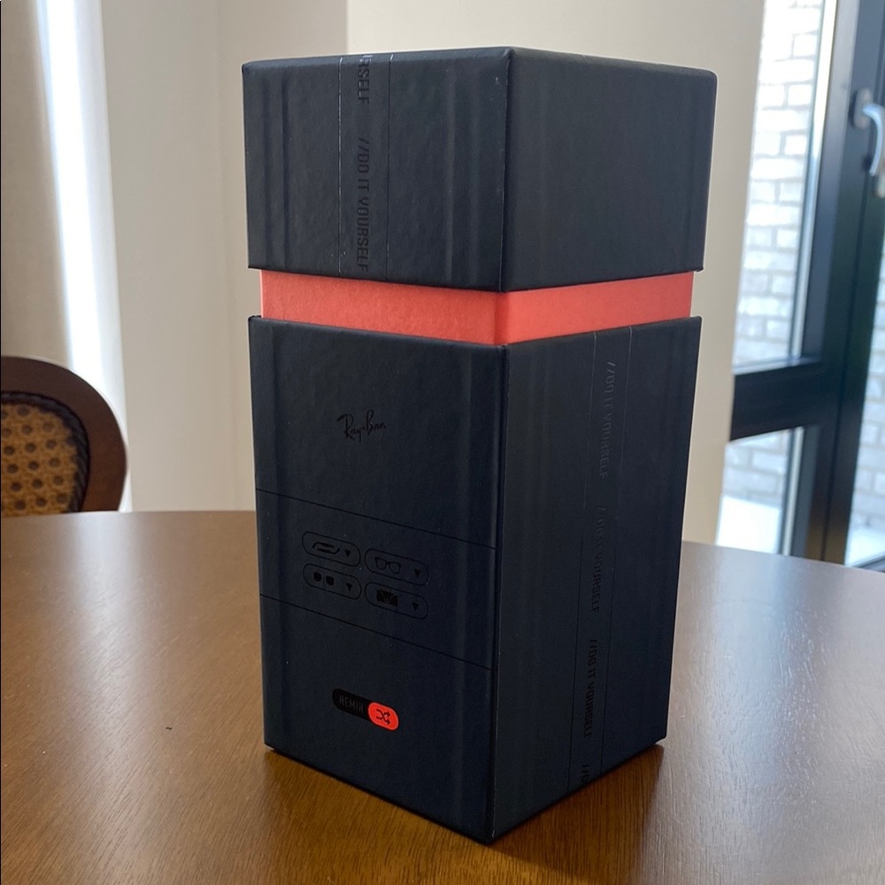 Ray-Ban Black and Red BOX